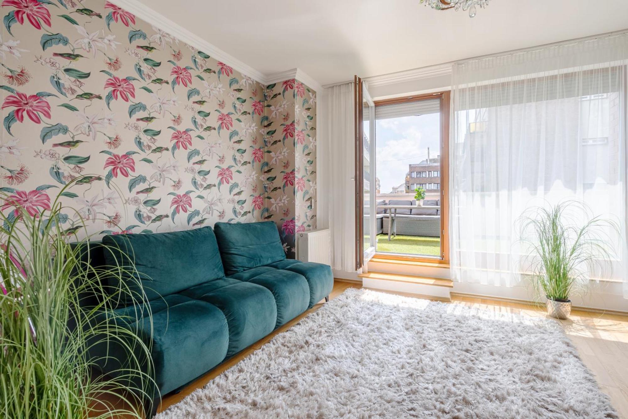 Penthouse Three Bedrooms, Three Balconies Apartment With Free Parking In Kiraly Street Boedapest Buitenkant foto